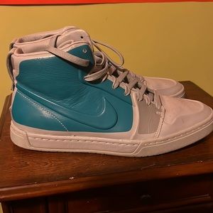 Nike Men’s Air Force size 8